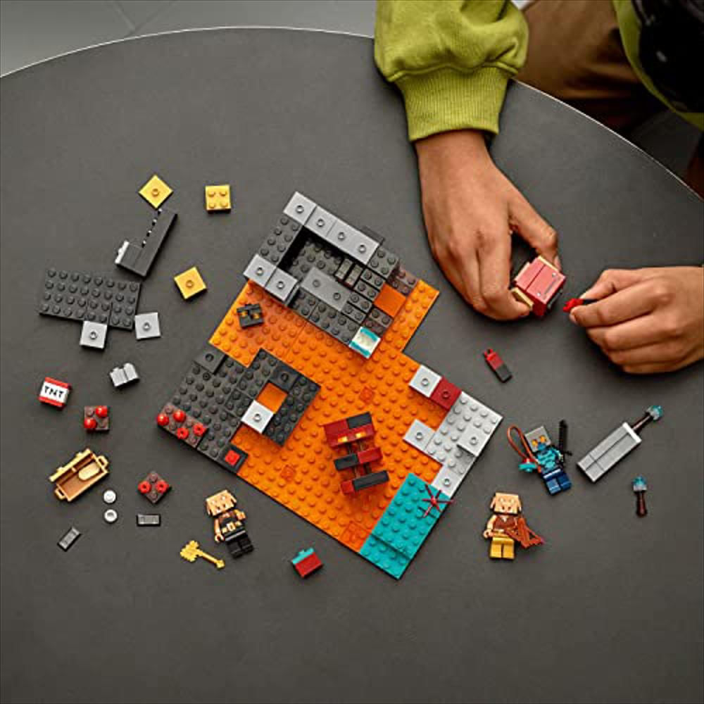 Set Construcción Lego Minecraft The Nether Bastion 21185 Incluye 2 Zombies Y Un Cazador De Zombies 300 Piezas Modelo